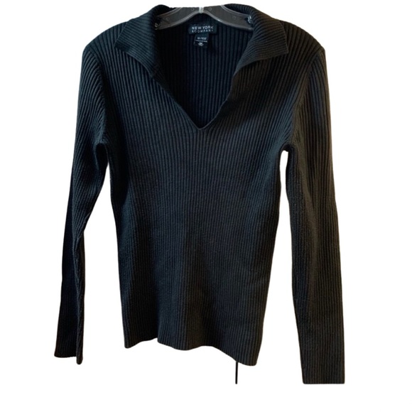 New York & Company Sweaters - New York & Company chocolate brown sweater V neck collar vintage ribbed knit